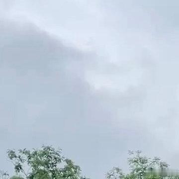 暑气沉下去了，空气凉爽、干净、舒适。 