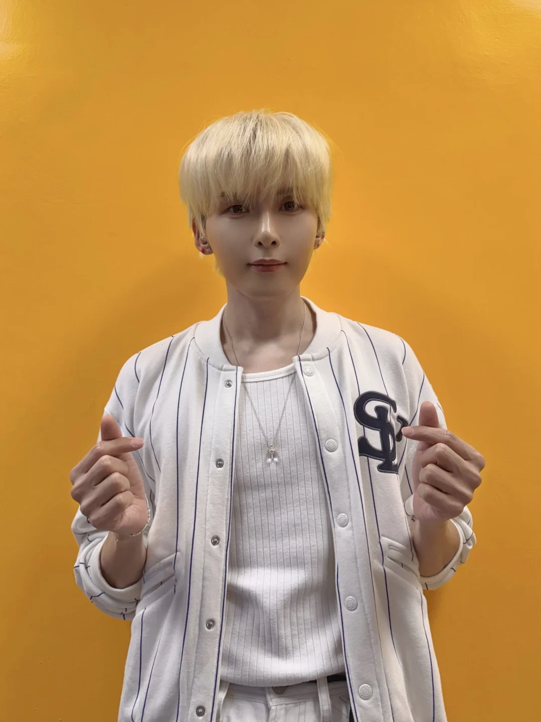 DIVE TO BLUE in TAIPEI DAY 1 🧡