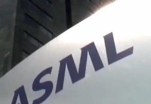 就在昨天，荷兰光刻机巨头阿斯麦突然放出一个重磅炸弹，直接让全网炸锅，CEO克里斯