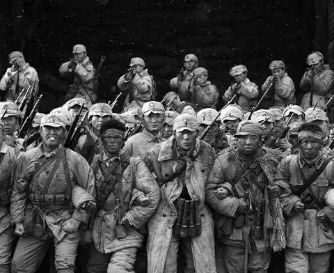 1937年12月13日南京沦陷后，国军德械精锐第87师一名上尉工兵连长张谊，率全