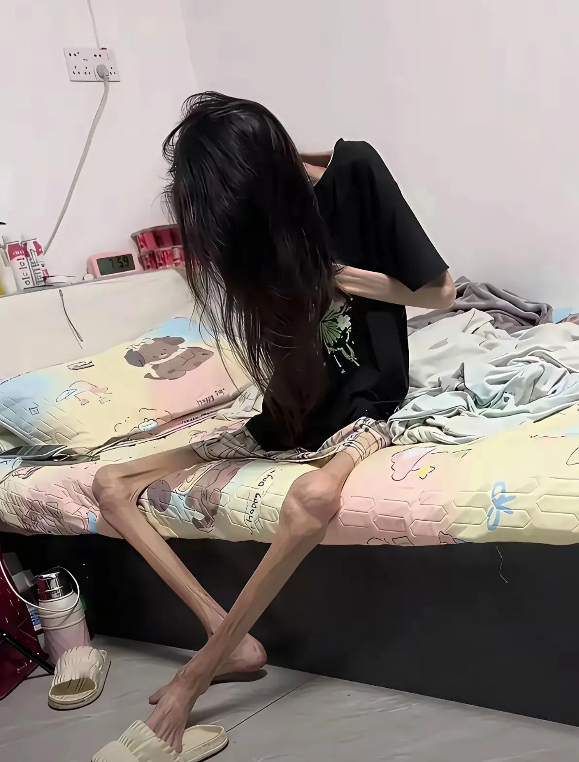 其实依我说
瘦了真不好看
圆润男人才喜欢呀
你们说对不对[泪奔]