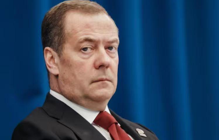 450比0全票通过的决议，给了梅德韦杰夫“宣战”的底气
 
450票对0票！俄罗