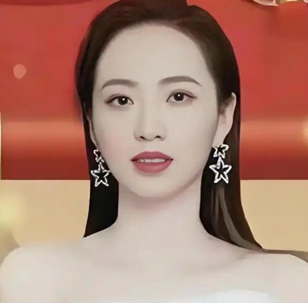 4月13日，这位昔日的地产大亨在法庭上低下了曾经高傲的头颅。

很多人以为他会拼