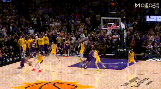 被绝杀这球，詹姆斯补帽是否添乱？
这球太阳一群小个摆明投3分，阿伦持球突破有东契