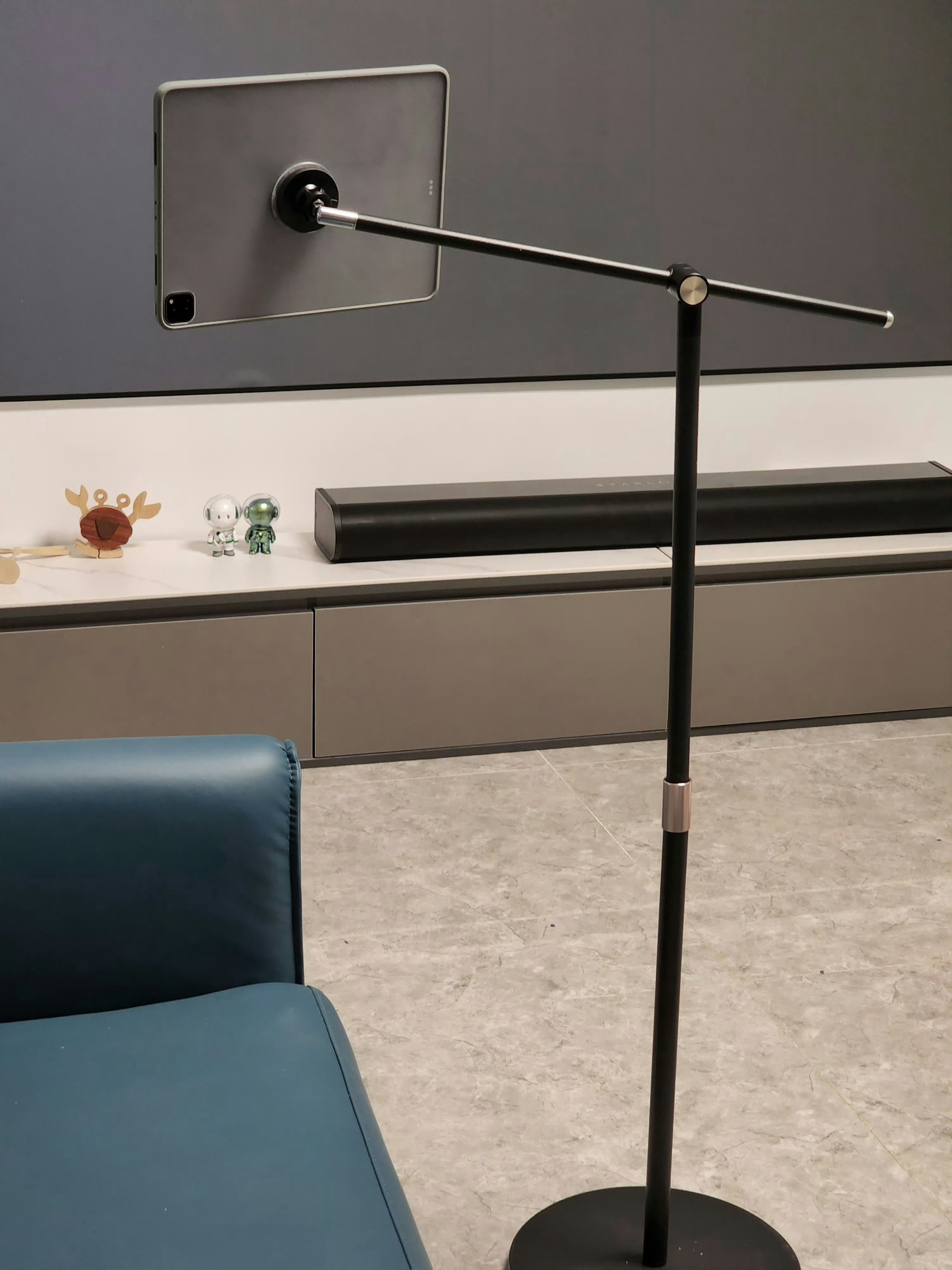 我对平板 MagSafe 磁吸的执念太深了我们做出来一款平板专用引磁片。我们做出