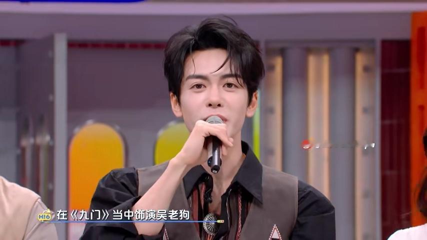 曾舜晞上来第一件事是说本名你好星期六曾舜晞也太会玩梗了🤣自我介绍环节严格遵守新