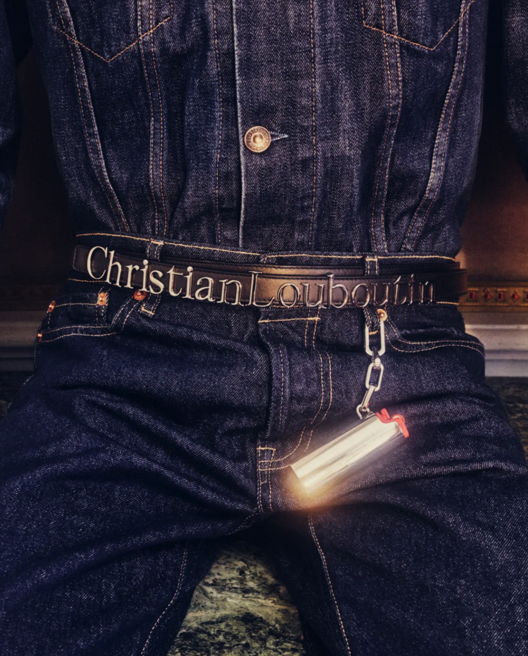 Christian Louboutin 这条皮带，压力好大，logo长的跟什么一