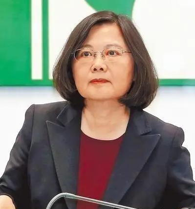 美国 慌了？惊觉中国根本没打算“武统”。什么航母、导弹、围岛演习，全是障眼法？不