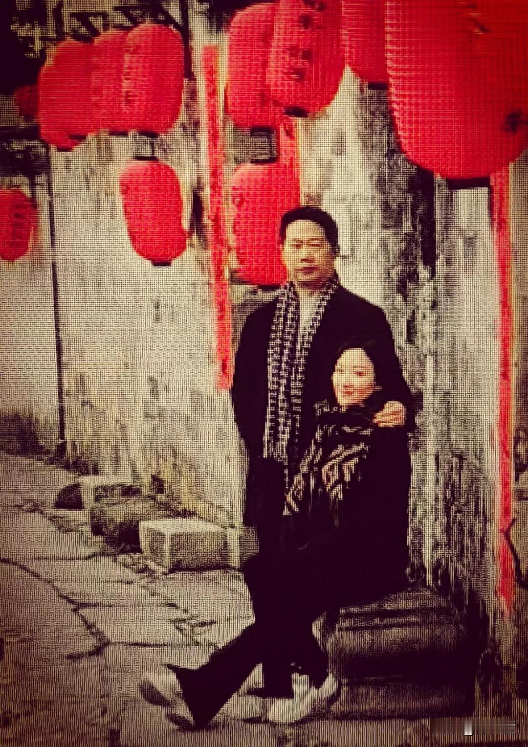 今日，江苏一网友评论质疑称：照片明显是P图的！此前，上海一网友也有类似疑问！

