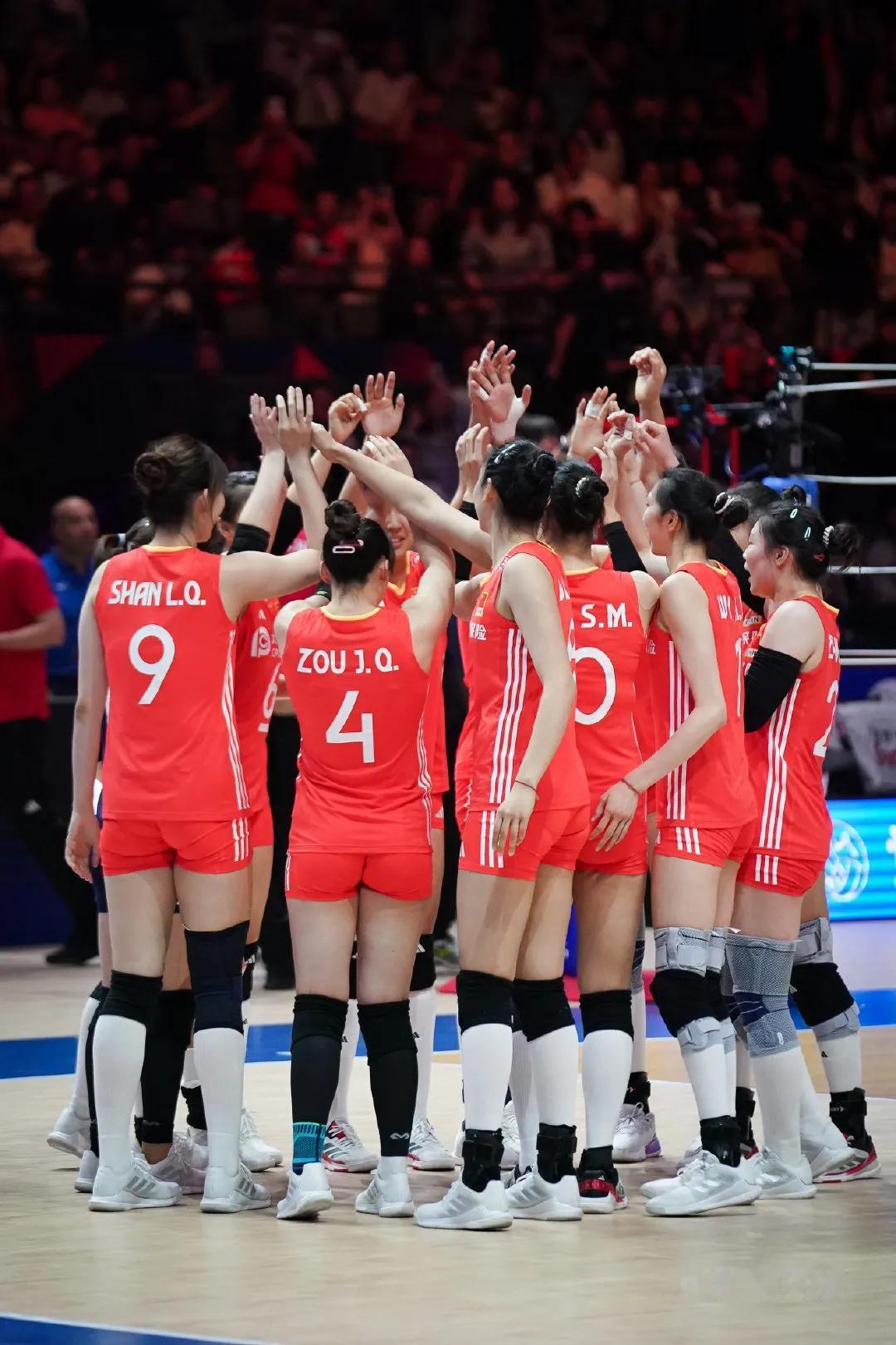 高效！中国女排双主攻拿到46分！
世界女排联赛第二周香港站，
中国女排3-1击败