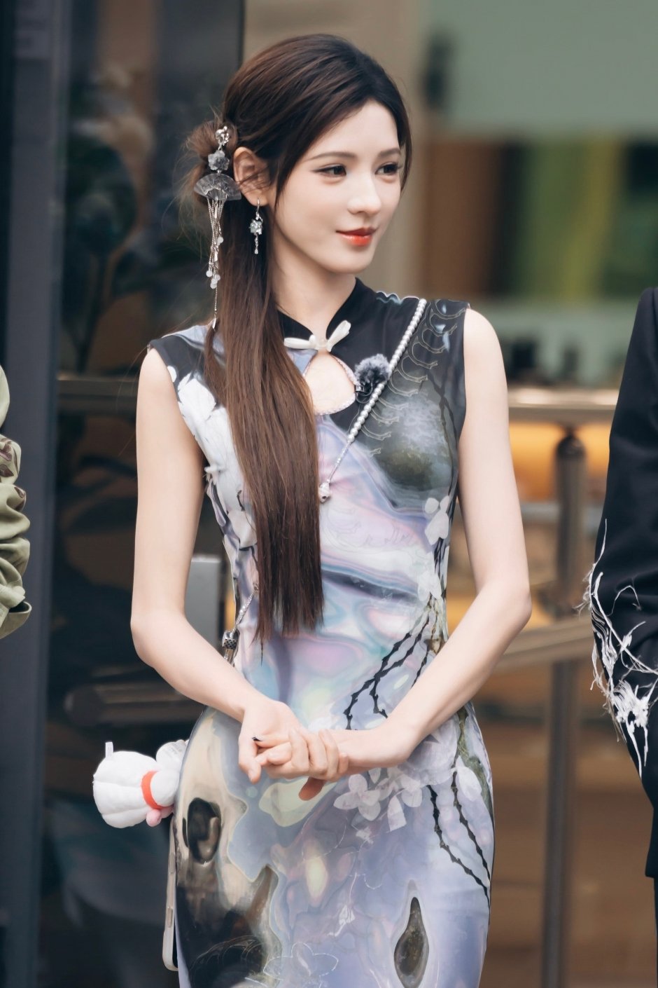 张予曦回应和机器人赛跑输了伦敦合伙人 尚雯婕一句话引出爆笑爆料！伦敦合伙人麻辣烫