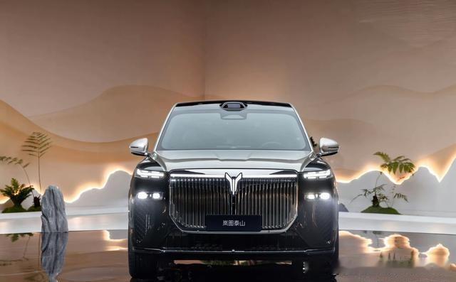 泰山又名岱山、岱宗、岱岳、东岳、泰岳，为五岳之一，有“五岳之首”、“五岳独尊”、