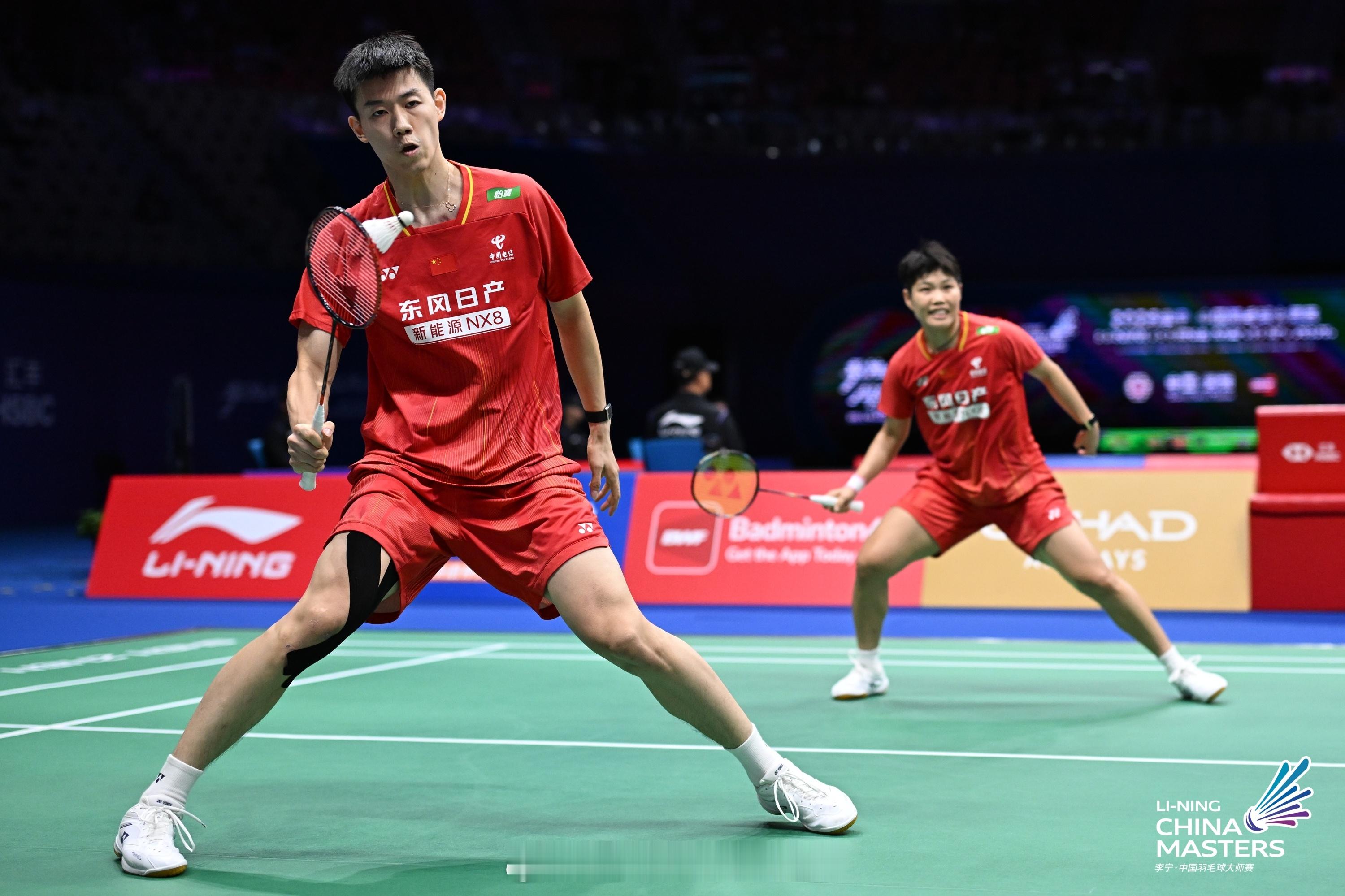冯彦哲/黄东萍🇨🇳 15-21、23-21 帕克卡波/沙西丽🇹🇭决胜局加