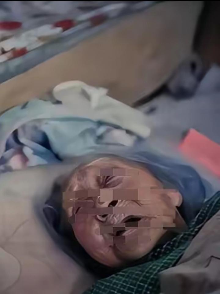 同村的王奶奶去世了，儿子把她火化之后，没有买棺材，也没有办丧事，直接就埋了。村里
