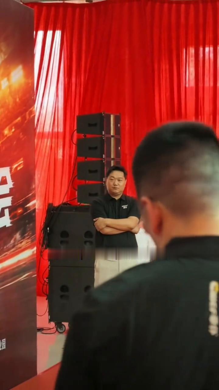 我想问一下德比斯先生，因为现在他的积分是在第二的。我想问一下他今年年度有希望能保