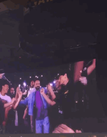 艺体不分家？塔图姆跟加拿大歌手Drake（德雷克）混进了波士顿演艺圈，上一次是参
