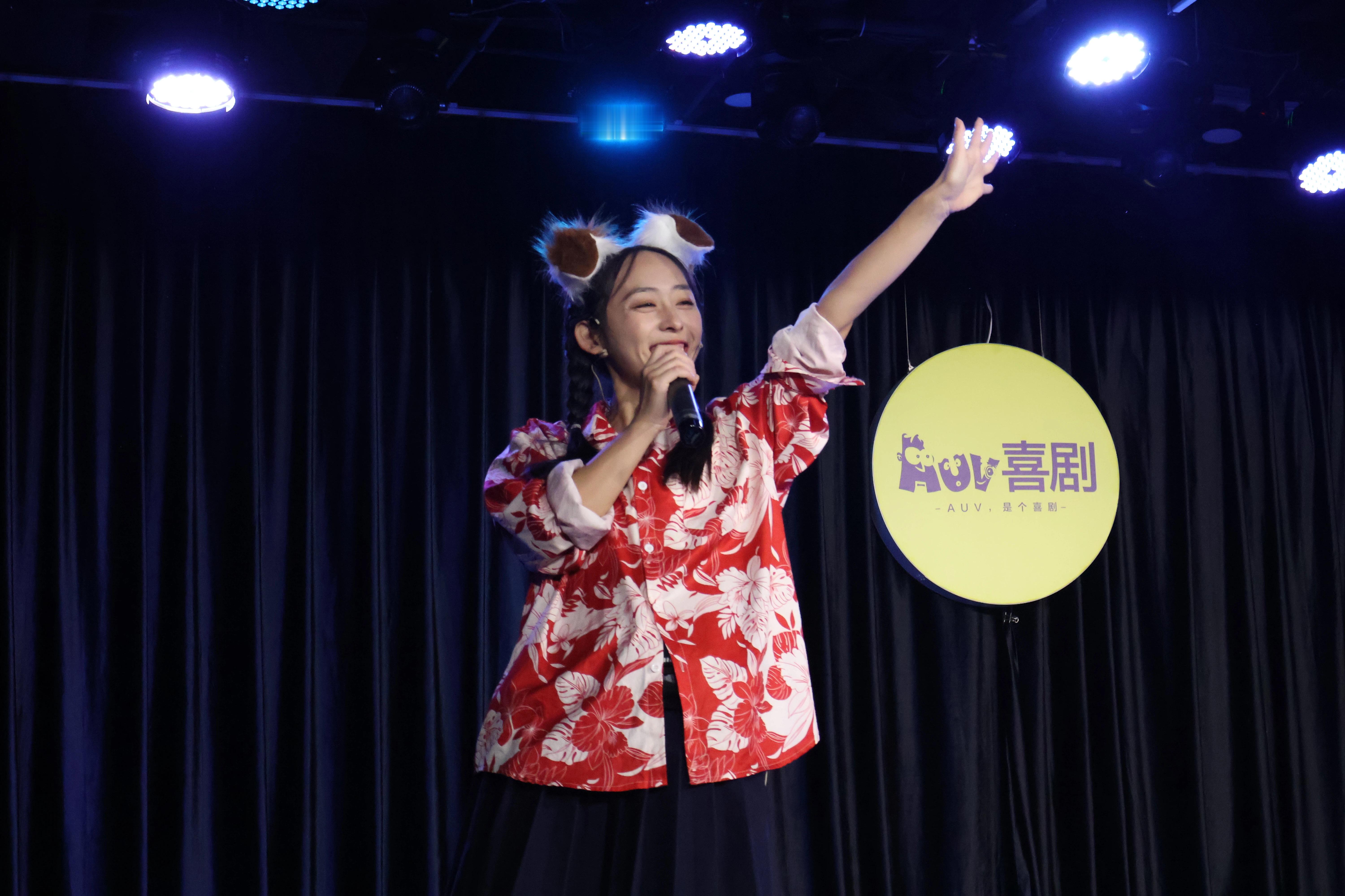 #AUV喜剧#✖️#芝士福利社# 本周除惯例演出外，精彩上新啦‼️1️⃣【周五晚