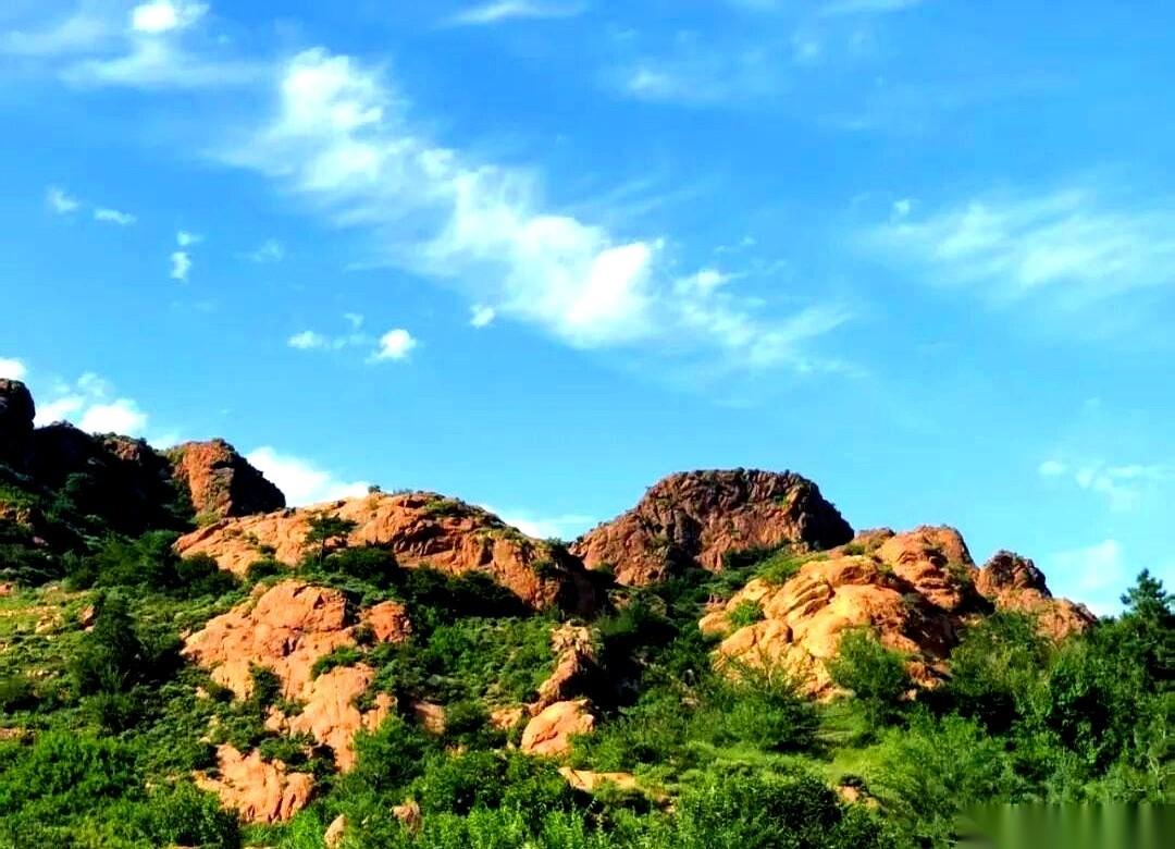 赤峰开年的账本，有点意思。
总盘子收了27个多亿，涨了11.7%，看着挺红火。