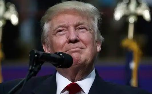 如今，世界人民应该感谢特朗普，不是说他多厉害、多伟大，而是他当了美国总统那几年，