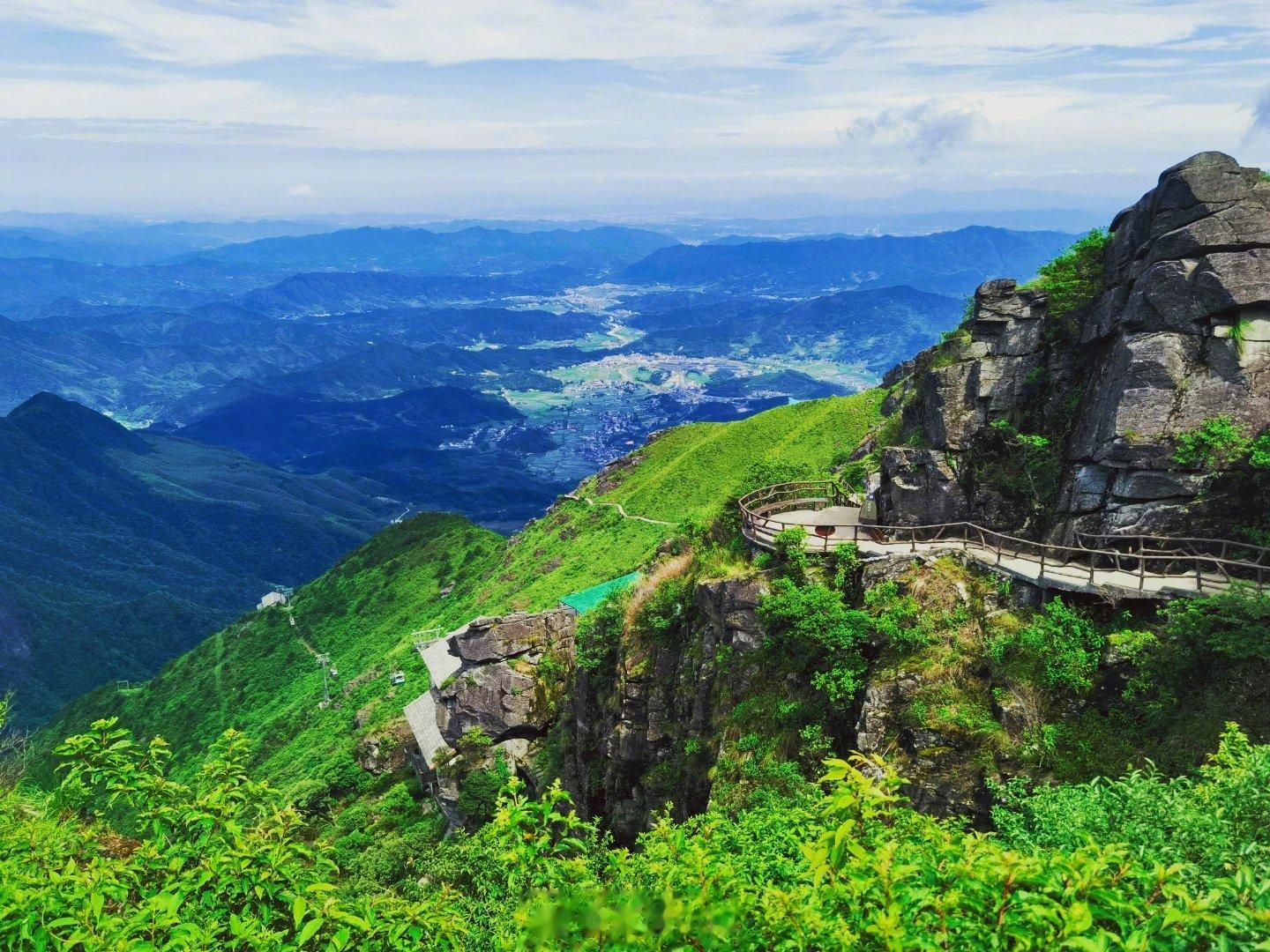 #萍乡正青春##夏日中国每一帧都是限定壁纸#会当凌绝顶，一览众山小。九牛二虎力，