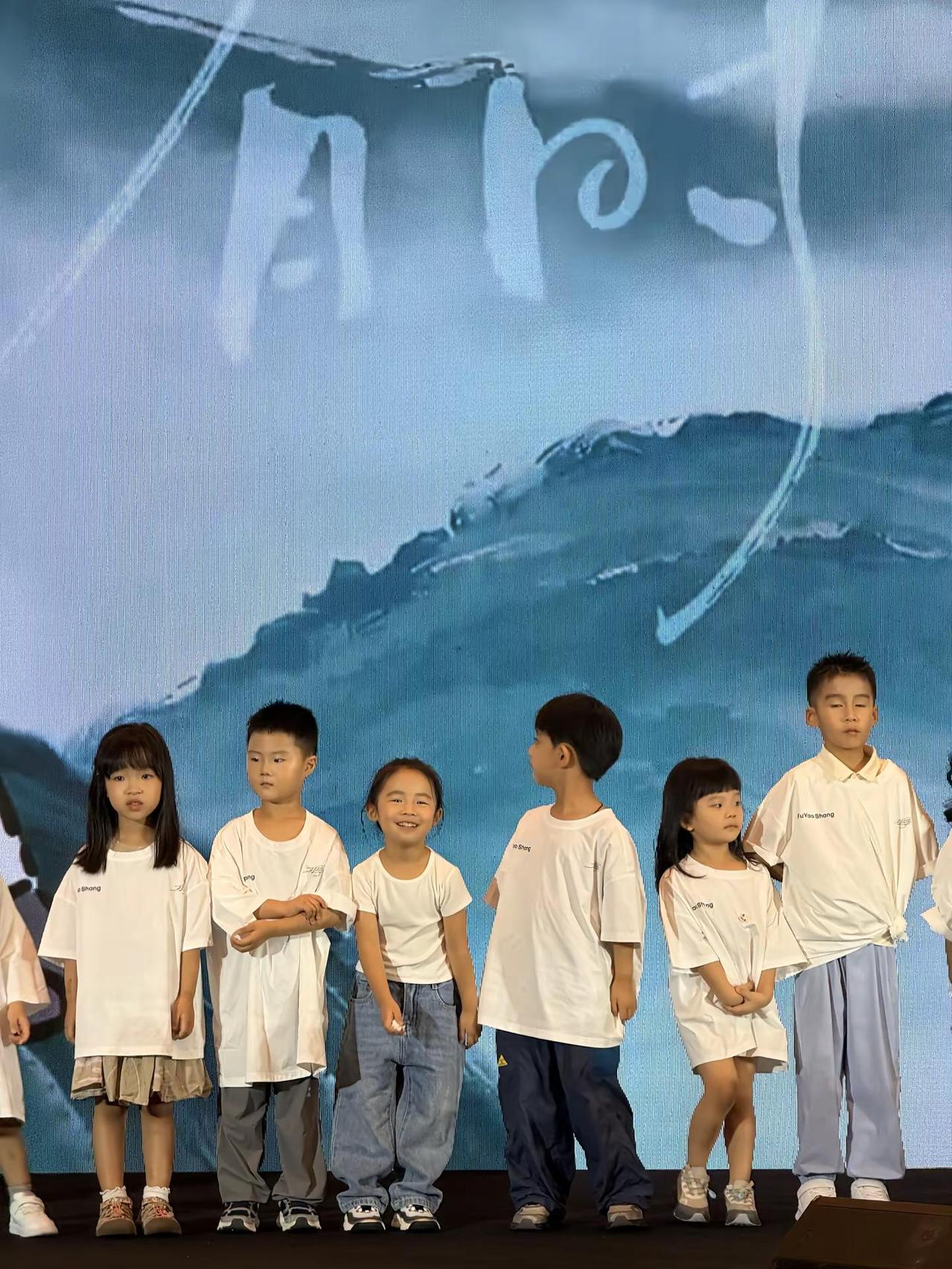 七月月一个人上台初体验～森林棠