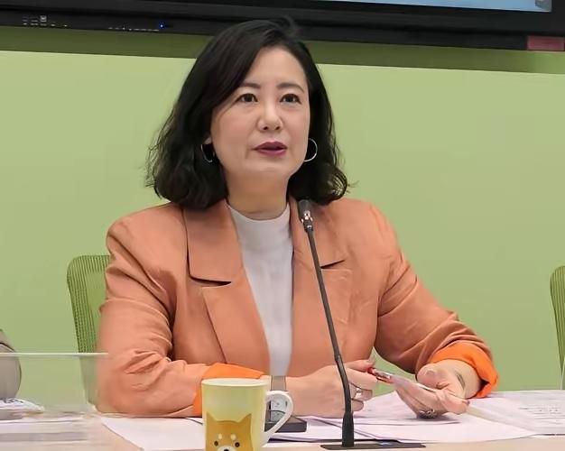 看一下台独分子“吴思瑶”家庭情况及背景！
自从全国人大发表“告台湾同胞书”46年