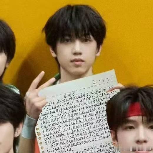 张桂源今年还要🥰和青梅姐姐🤭一起过年一起骑马🏇🏻看电影🎦还要青梅姐姐?