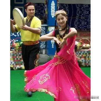 #新疆常有人说阿达西，是什么意思#"阿达西"是新疆维吾尔族的一种传统称谓，它在维