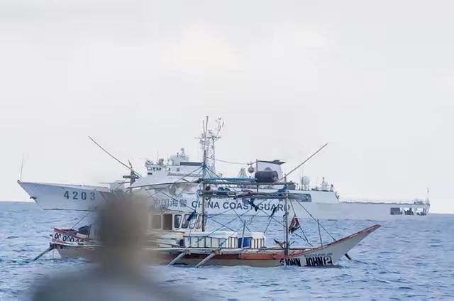 菲律宾全国大报《马尼拉时报》重大声明：南沙群岛黄岩岛是中国神圣领土，菲律宾舰队霸