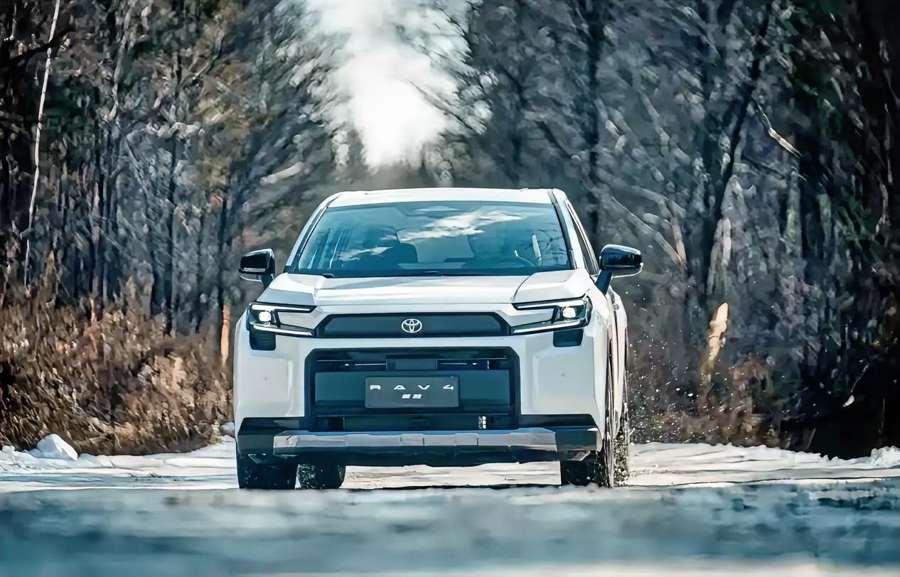 十项全能，实力破局！第六代RAV4荣放，以全球1500万+口碑定义全场景SUV新