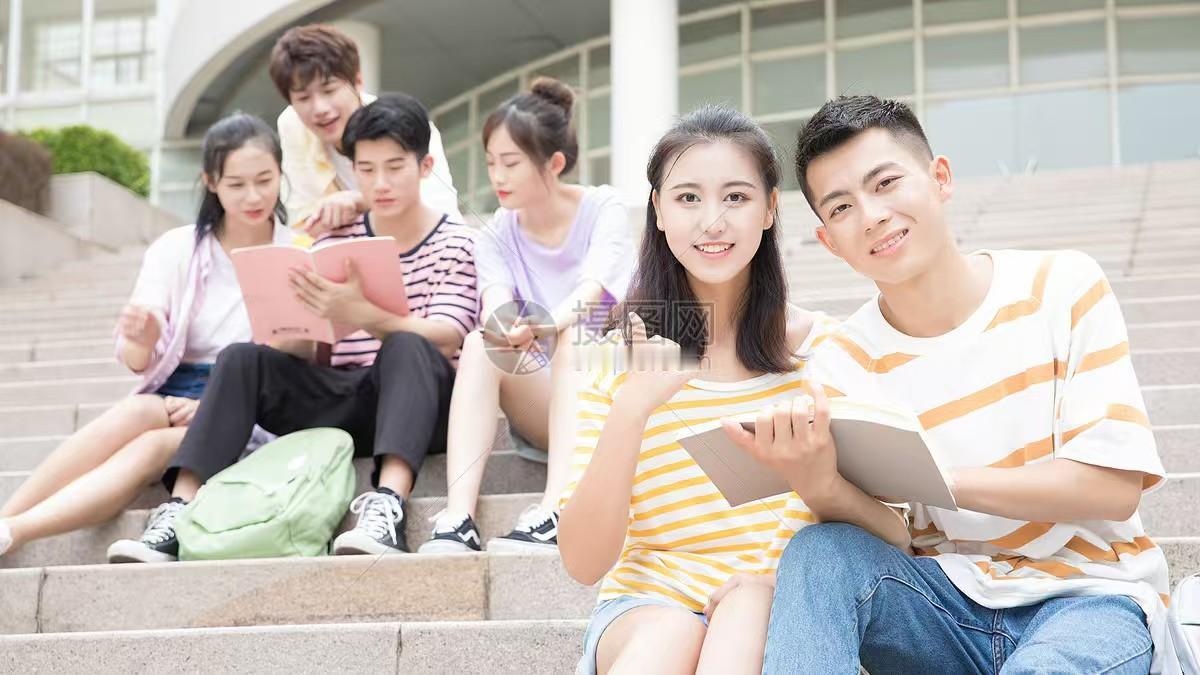 英语作为交流工具，具备一定学习价值，但绝不适合作为核心主科。教育的核心重心，应当
