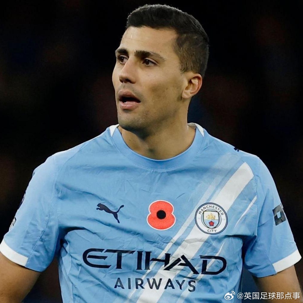 记者Matteo Moretto：皇马正在运作签下曼城中场罗德里。他们希望引进一