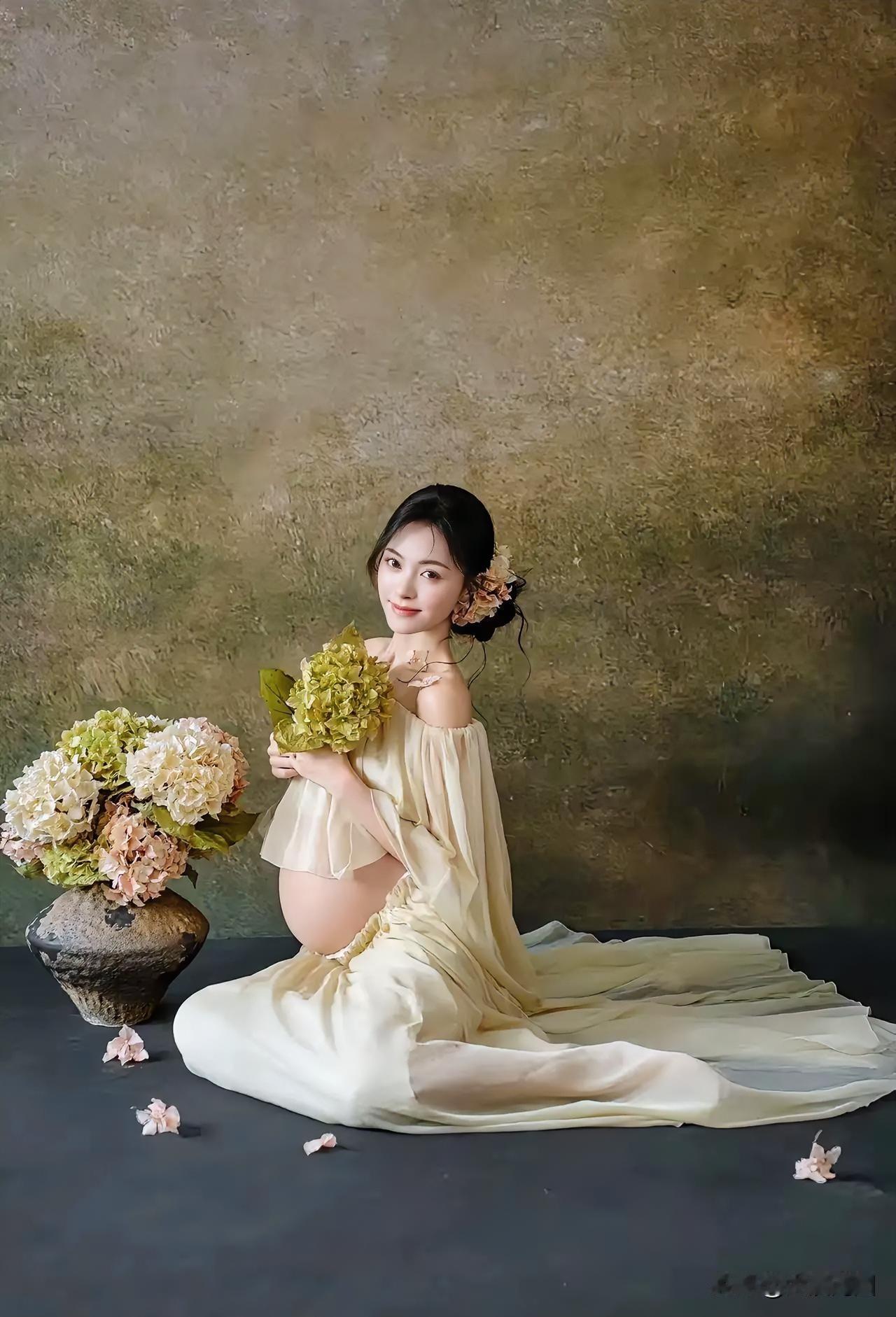 温柔花语，静谧韶光，与花共舞的优雅孕妇佳人淡雅鲜花 花语大解读 花语来治愈 温柔