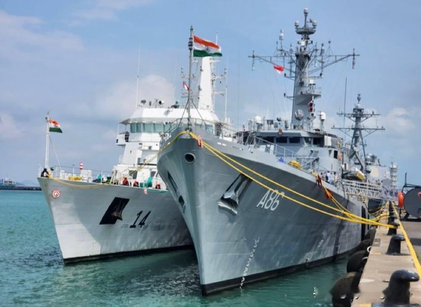 🇮🇳印度海军的训练舰“提尔”号（A86）、坦克登陆舰“沙杜尔”号（L16）、