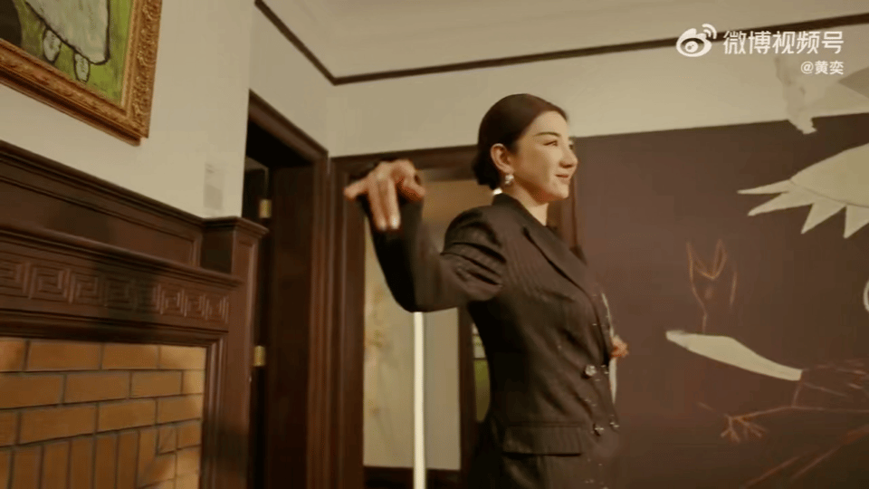 黄奕从玫瑰的故事片场串到繁花 看完短片只有一个感受：黄奕值得！她值得这样有巧思的