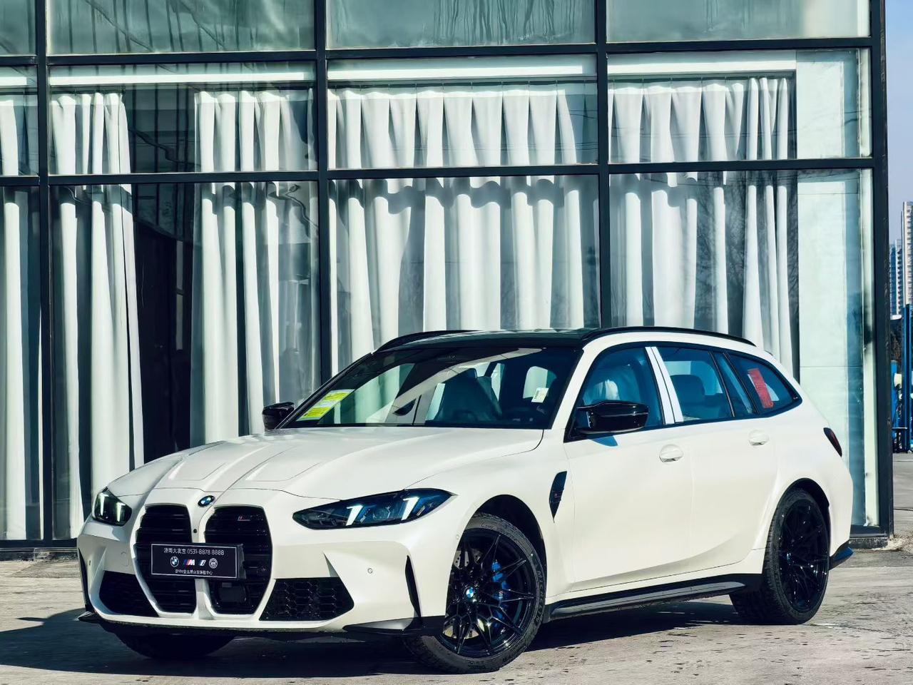 宝马M3旅行版引入国内了，真帅啊，小众又飒气。