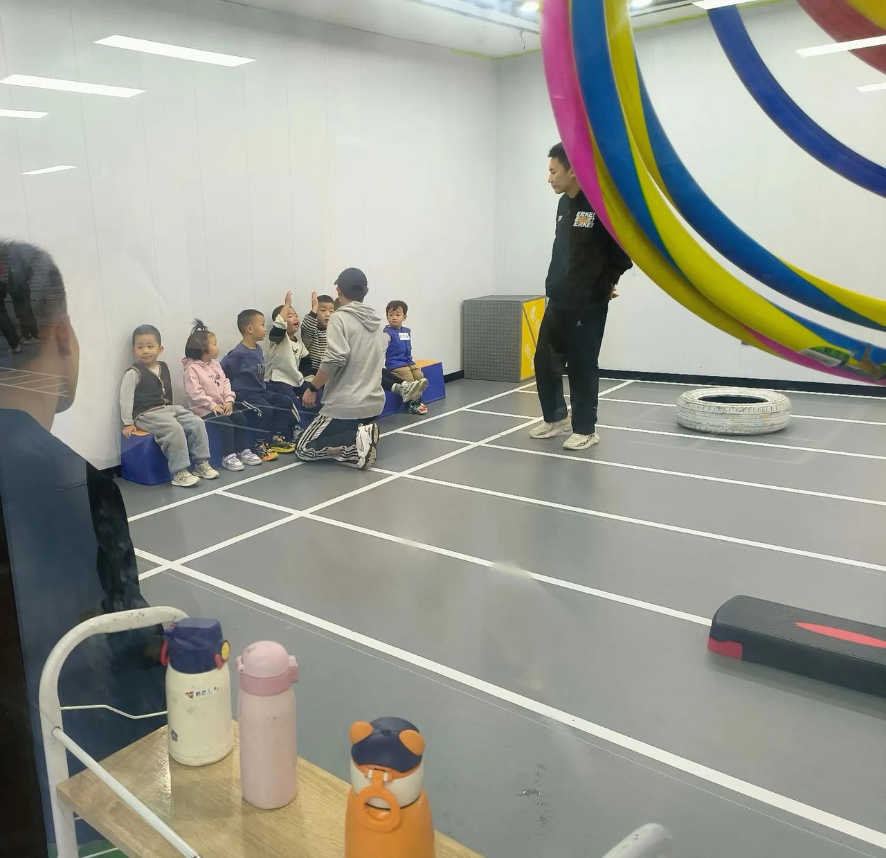 参加体育运动的小可爱们，还是男孩子占大多数，女孩子是稀有物种呀[呲牙][呲牙][