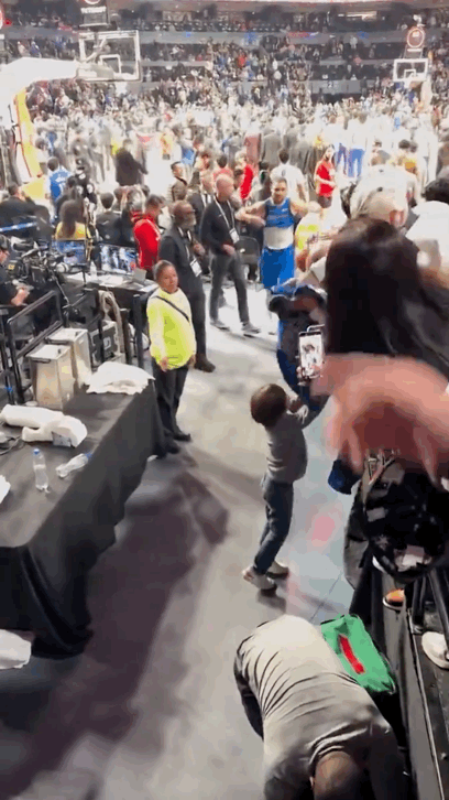 对于克莱来说，从首发阵容离开，或许是一个生涯关键的转折点。这也是克莱来到独行侠之