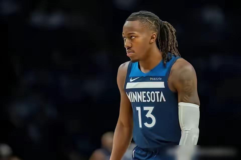 多姆森就是森林狼控卫的答案

森林狼再胜掘金，大比分2:1领先掘金，森林狼就是季