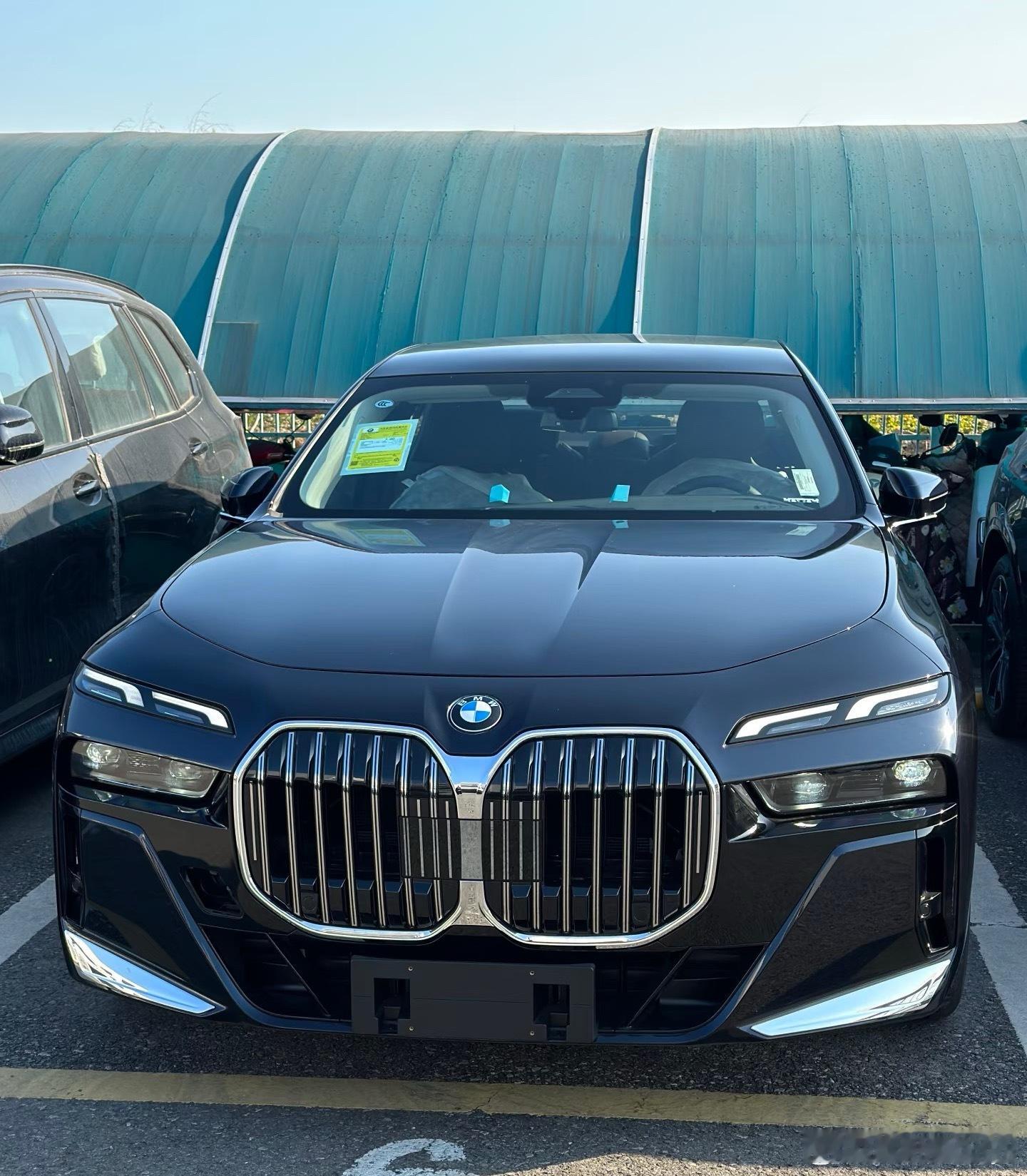 刚刚看了一波行情，发现现在735分起落地才60多了这可是3.0T的D级车啊，这个