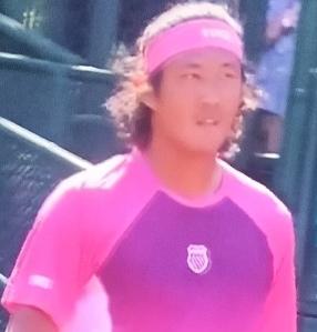 稳步晋级！张之臻两盘力克英国选手，闯入诺丁汉草地挑战赛正赛！
         