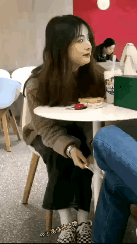 有个这样的女朋友也很好玩，你笑我乐，谁娶走是谁的福气