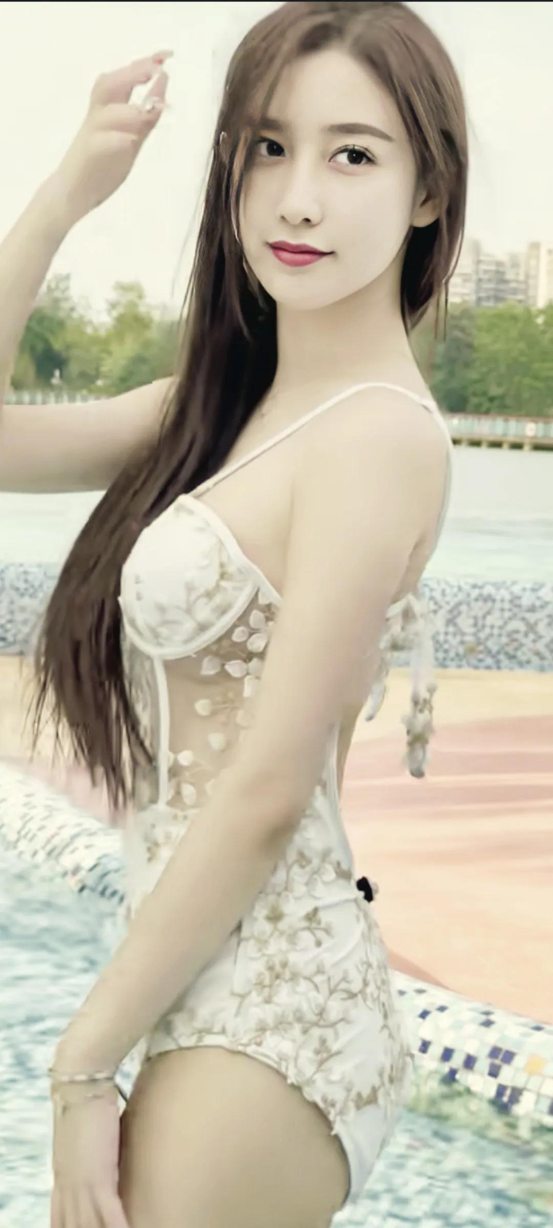 这位美女饰演赵敏最合适

李舒欣，模特界的扛把子美女，既冷艳又妩媚灵动，活脱脱是