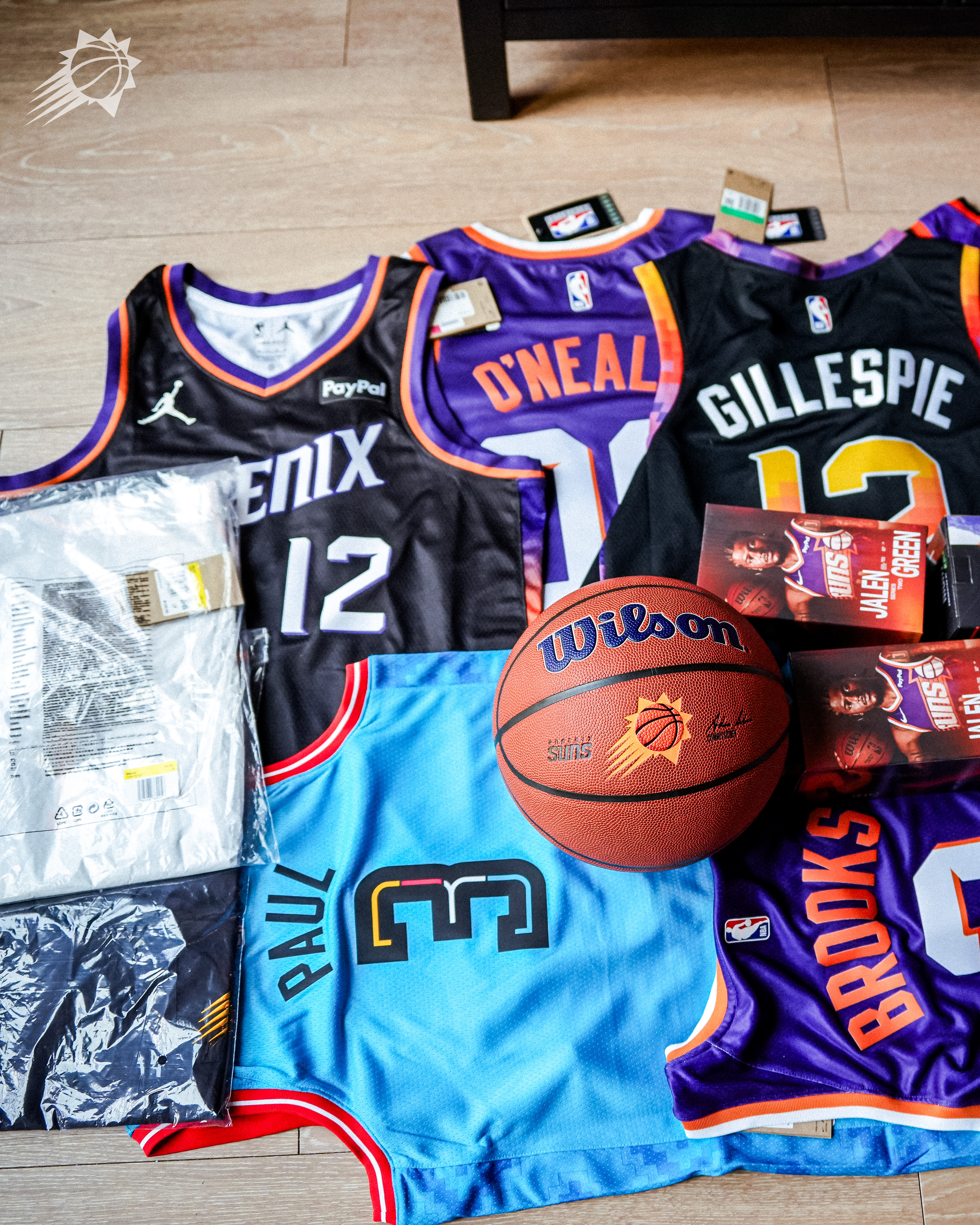 后续给咱们球迷准备的礼品已经全部分装完毕啦！🎁再次感谢 张哥的大力支持，帮我承