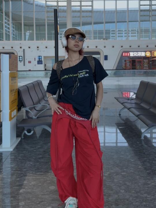 有什么苦出来说！