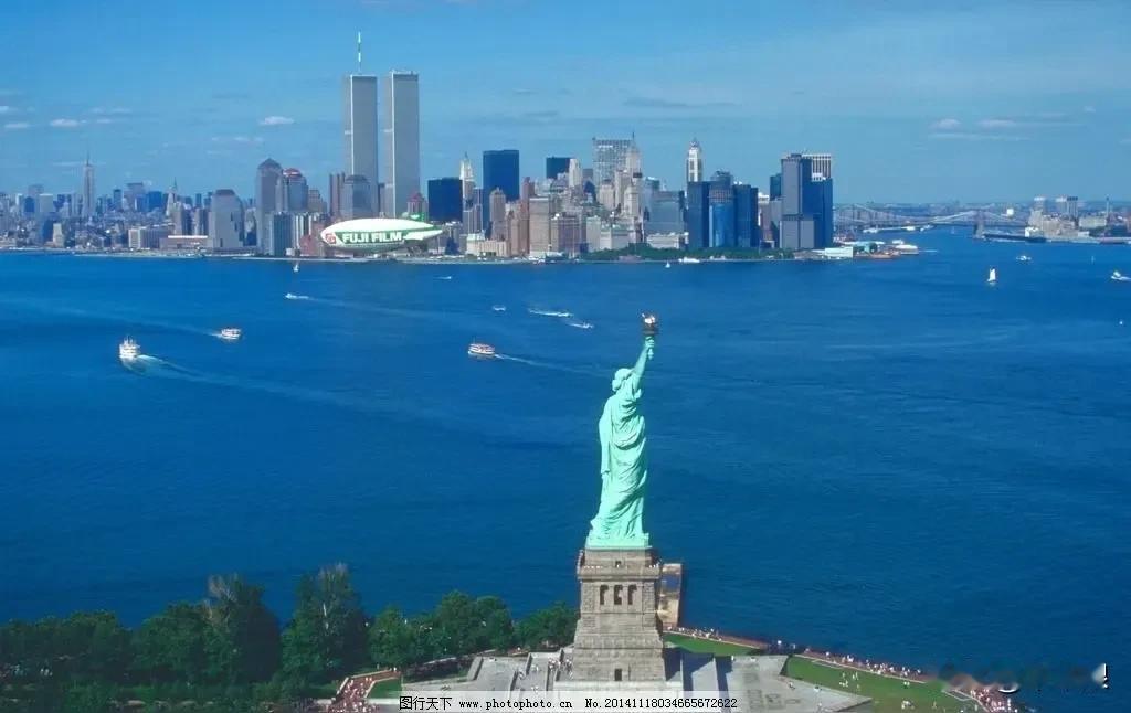 月入三千恨美国
月入三万爱美国
月入三十万去美国
月入三百万在美国
月入三千万跑