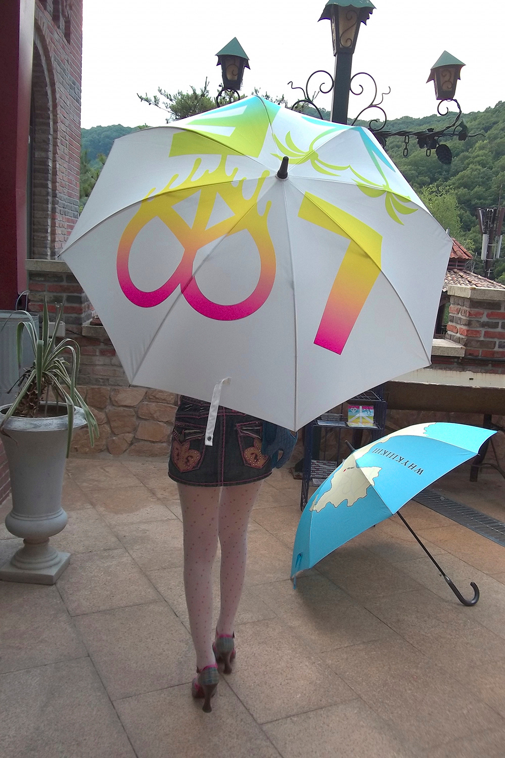 女生免税店开放中➫点击查看WhyKiiiKiii纪念品🏖️🌺 雨伞☂️ 