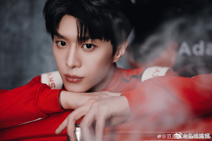 【他做演员做爱豆都精彩】舞台上，他唱跳全能，气场全开；镜头前，他是用心打磨的演员