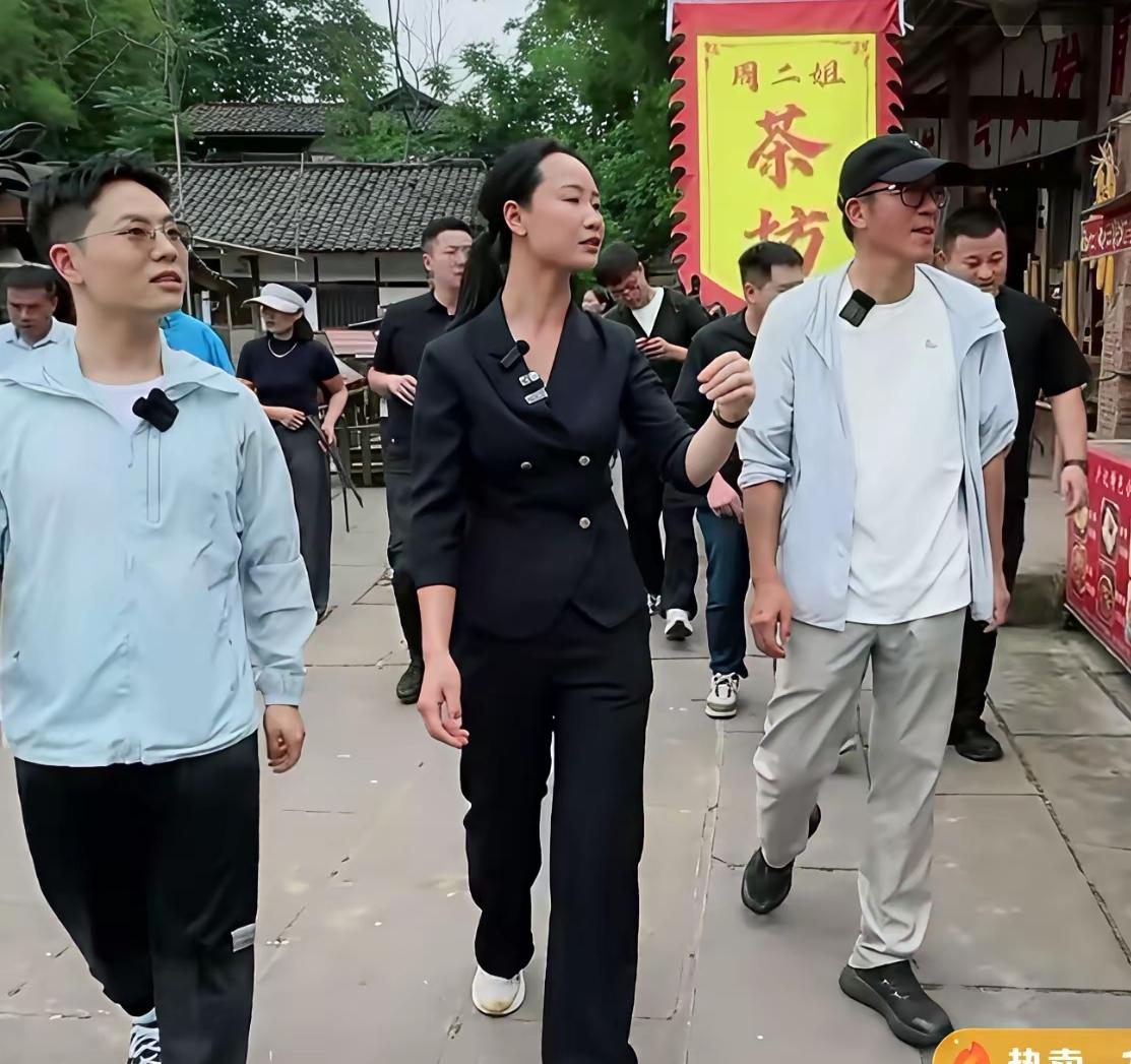 穷人家的孩子俞浩，真的算是天选之子，像他这样的天崩开局，但是他长得帅，又会读书，