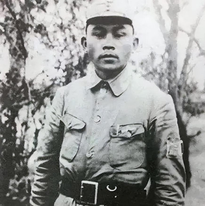 1941年，谭震林看完电报，脸色煞白，冲进译电室怒拍桌子：“重译！这绝不可能！”